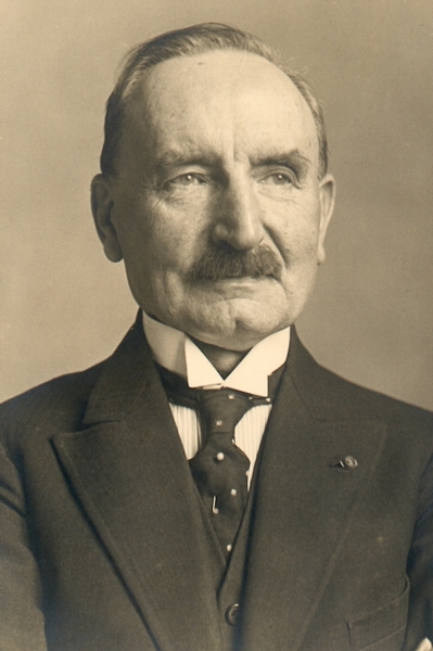 VanderStraetenA001.jpg